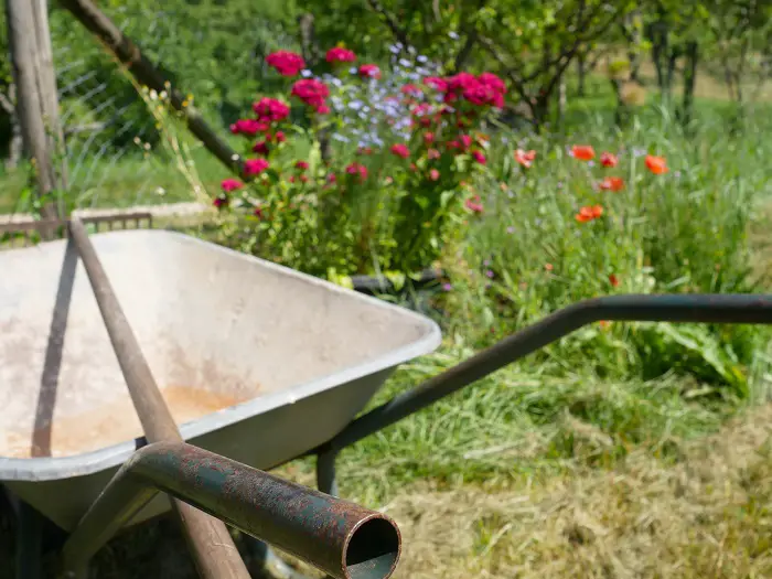 utiliser une brouette outil jardin potager