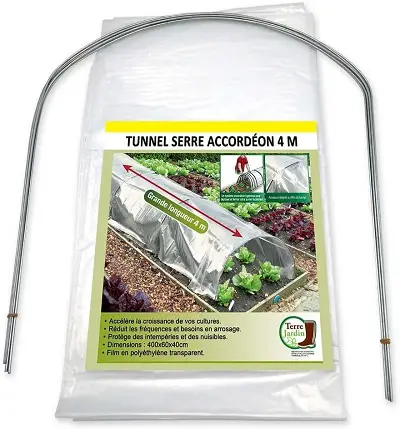 tunnel potager de jardin pour la culture des salades en hiver