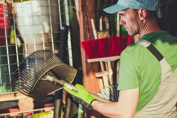 Quel outil choisir pour préparer la terre du jardin